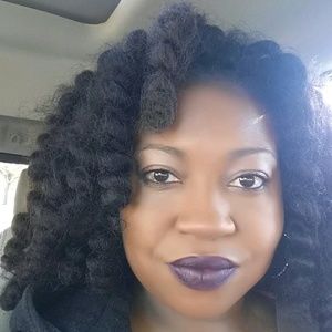 Meet your Posher, Nikia